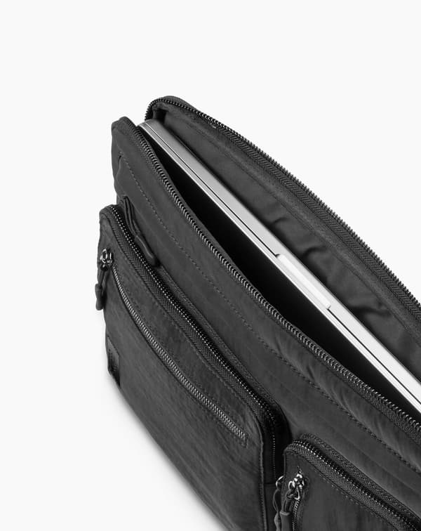 Elevated Laptop Sleeve 16\" Black