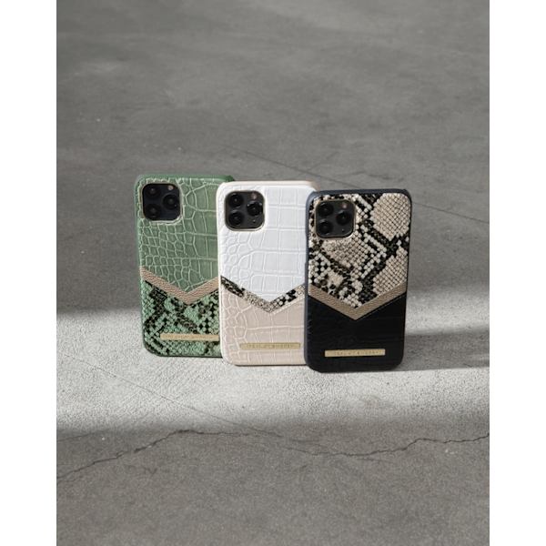 Atelier Case iPhone 12 Pro Max Midnight Python Black