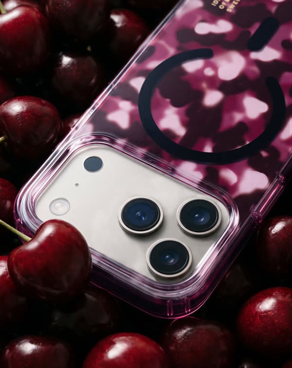 Clear Case MagSafe iPhone 17 Cherry Crush