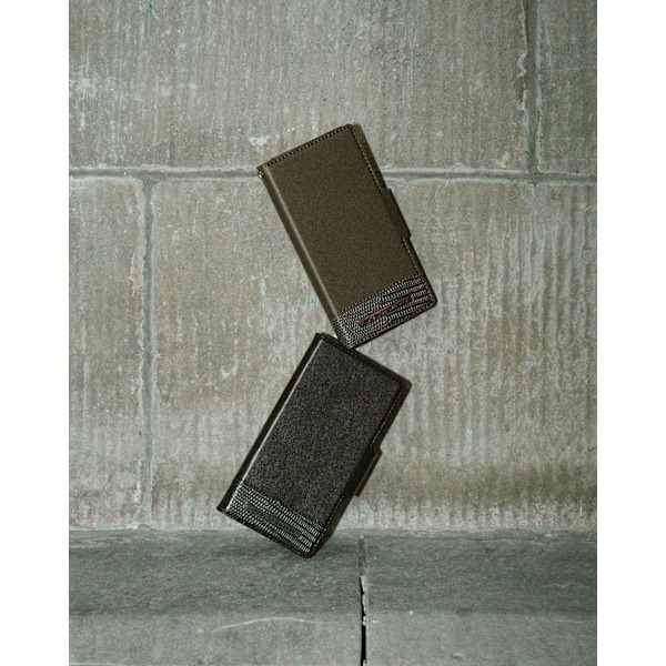 Unity Wallet iPhone 13 Mini Metal Woods