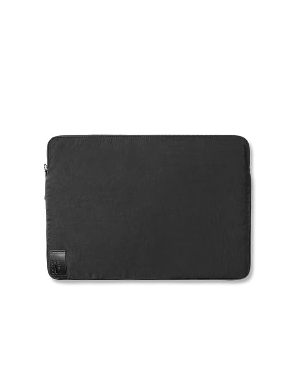 Essential Laptop Sleeve 16\" Black