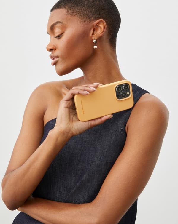 Silicone Case iPhone 15 Plus Apricot Orange
