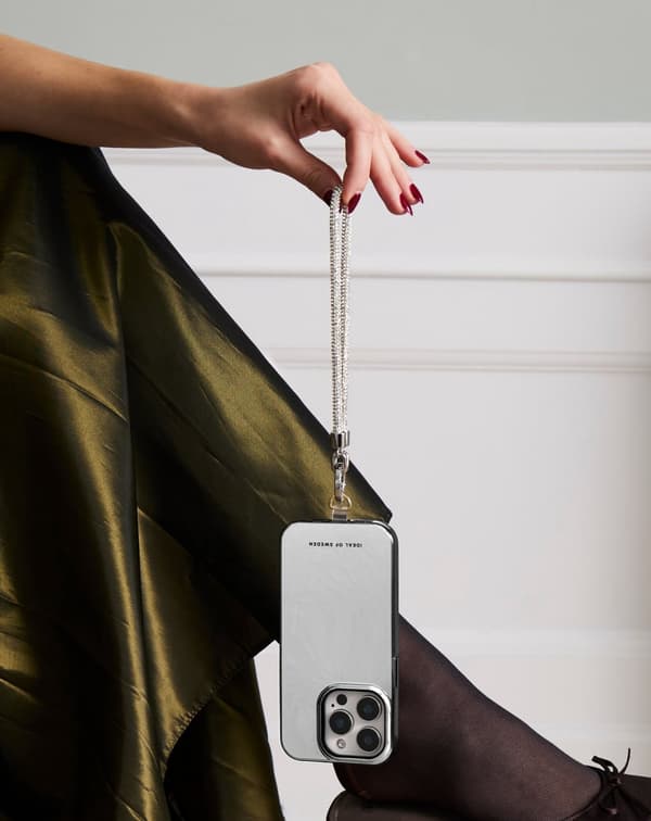 Phone Wristlet Strap Cosmic Glam Svart
