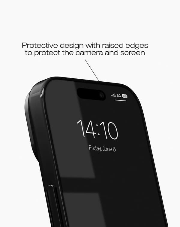Slim Case MagSafe iPhone 13 / 14 / 15 / 16e / 17e Glossy Black Black