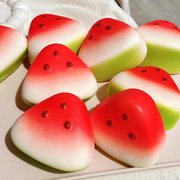 Squishy, Smör Squishy, Vattenmelon Taba Squishy, Långsam Stigning/Återhämtning, Leksak för Stresslindring & Fidget Leksaker för ADHD, Partyfavoritpresent (1 ST)