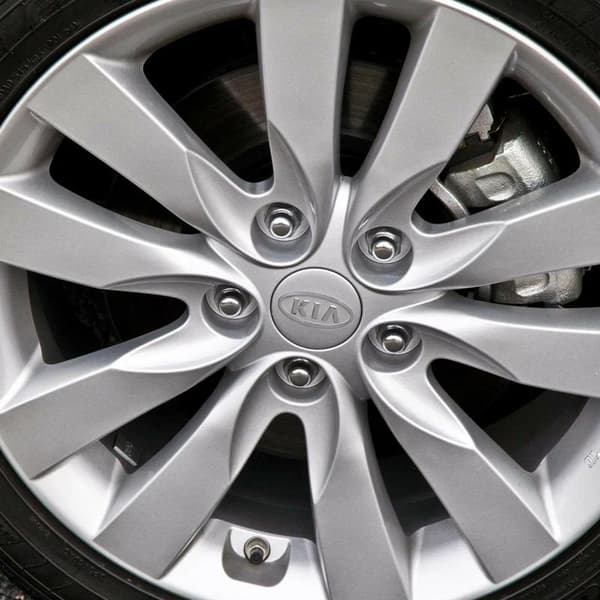 4-Pack - Kia Center Caps / Wheel Hub Emblems - B 6 65 Silver 58mm