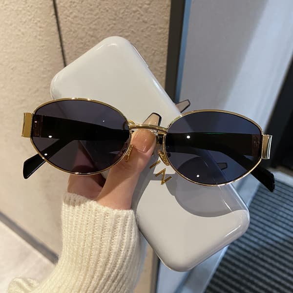 Trendy Oval Sunglasses - Stylish Polarized Eyewear for Everyday - Retro Metal Frames
