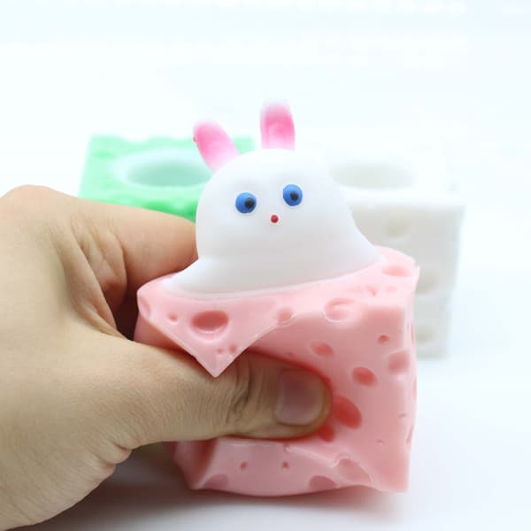 Creative Decompression Cute Cheese Mouse Cup for Pressure Relief, Squeeze, Pinch, Squirrel Cup, Decompression Toy cheese mouse