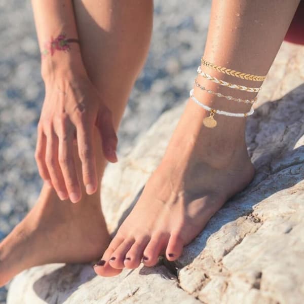 (vit) 4 stk. Boho perleankelkæder flerlags sølv fodkæde Brtacelets strandtilbehør