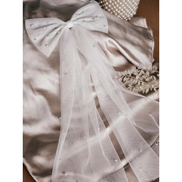 Bryllupsbue-slør med hvite perler hårklipp Tulle brude korte slør Bachelorette Party hårtilbehør for kvinner og jenter