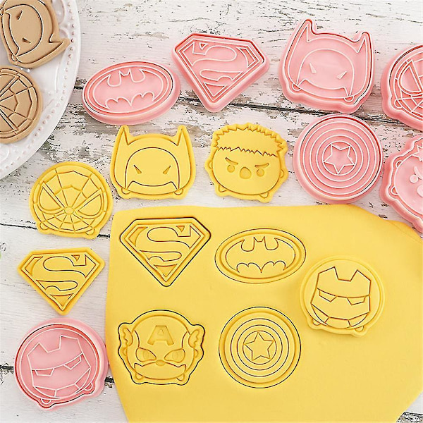 8-pack Spiderman Superman Q Version Cookie Cutters Söt Superhjälte Form Kaka Fondant Bakning Gör-det-själv Mould