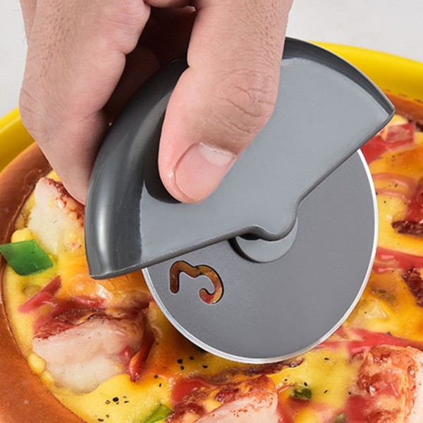 Pizzaskärare i rostfritt stål Rostfri, rund skärskiva Pizza Rocker Slicer med lock Bakverk för bakverk Köksprylar Black