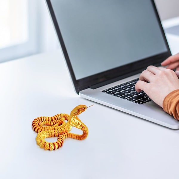 3D-tulostettu kobra, nivelletty, eläväkokoinen käärmeen keräilyhahmo, täydellinen kodin tai toimiston sisustukseen ja lahjaksi (kulta)