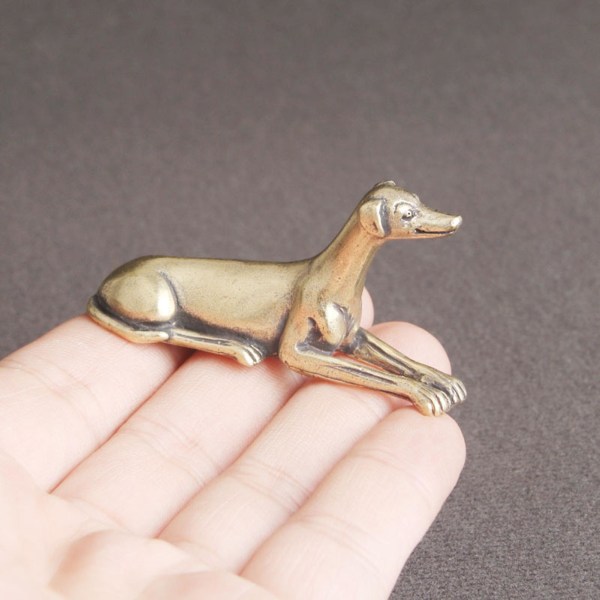 Små messingstatuer Vintage Prosperity Naturtro Hund Zodiac Tea Pet Paperweight Hound Desktop Ornament