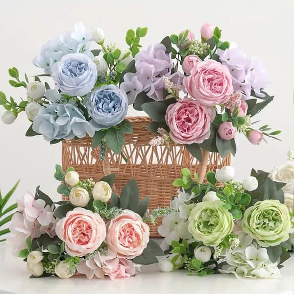 Kunstig blomsterarrangement – for bryllup og mottakelse – for elegant innredning White