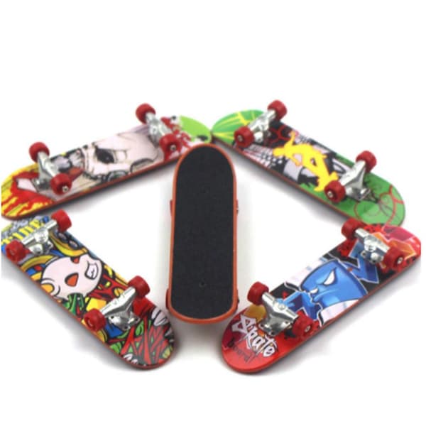 6 st Finger Skateboards Coola Fingerboard Leksaker Barnpresenter