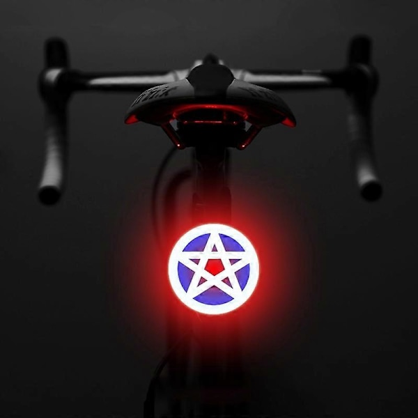 Luova polkupyörän takavalo IPX2 vedenpitävä pieni pyörän LED-valo tukee USB-latausta ulkokäyttöön Multicolor Five-Pointed Star