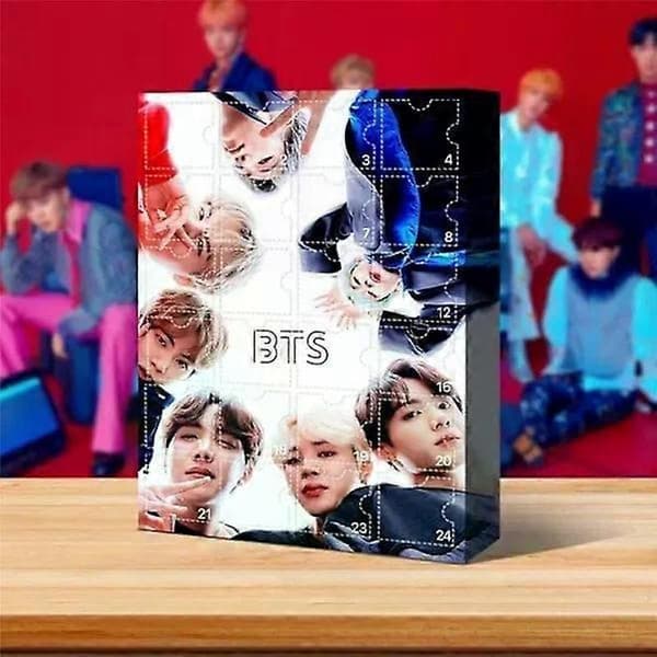 BTS Julekalender 2024, Julekalender til Børn Jule Nedtælling 24 Dage Blind Box Hjem & Samlerobjekter til Fans