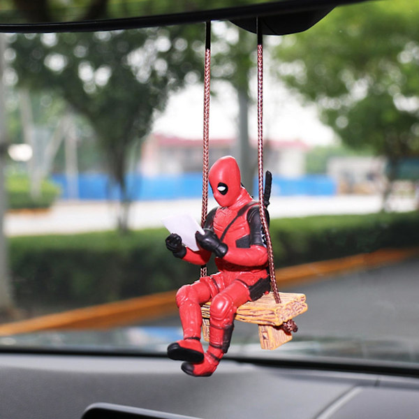 Deadpool-nukkekoriste Kaunis tyylikäs keinu-design Piirretty Koriste PVC Deadpool Auton roikkuva koriste Autolle Mengxi A