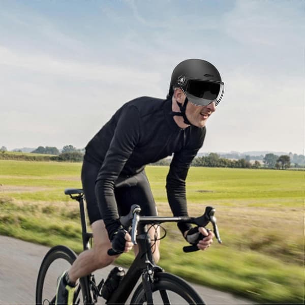 Stødabsorberende cykelhjelm til voksne med justerbar pasform og åndbart design, sort