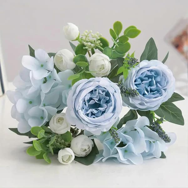 Kunstig blomsterarrangement – for bryllup og mottakelse – for elegant innredning Pink