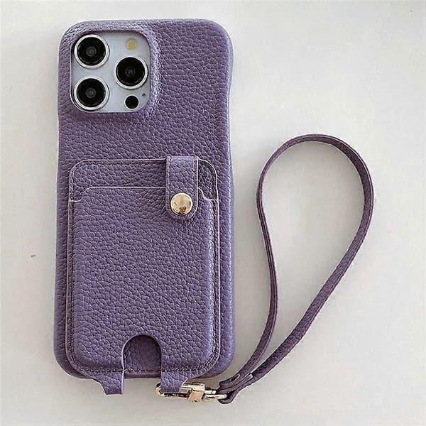 Fodral för iPhone 16 Pro Max, multifunktionella kortfack, läderbaksida med handledsrem Purple