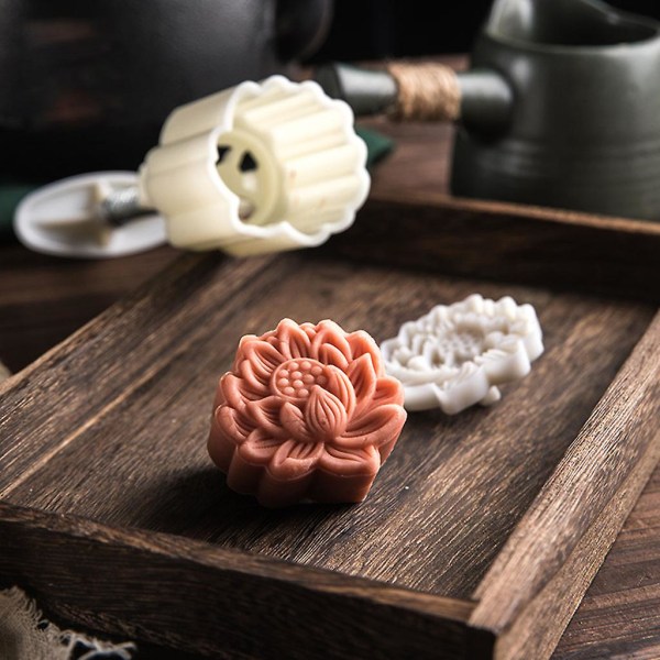 50g Moon Cake Mold Keskisyksyn tee-se-itse käsinpuristettu Lotus Cookie Stamp leivonnainen työkalu