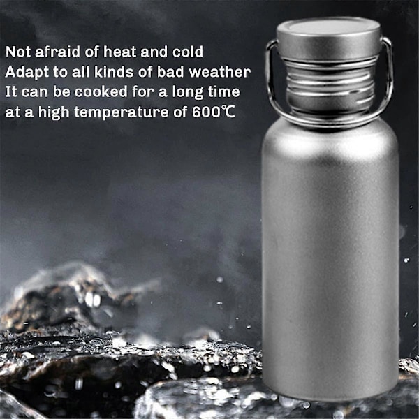 750 ml titanvattenflaska för utomhuscamping, vandring, cykling och camping Titanium