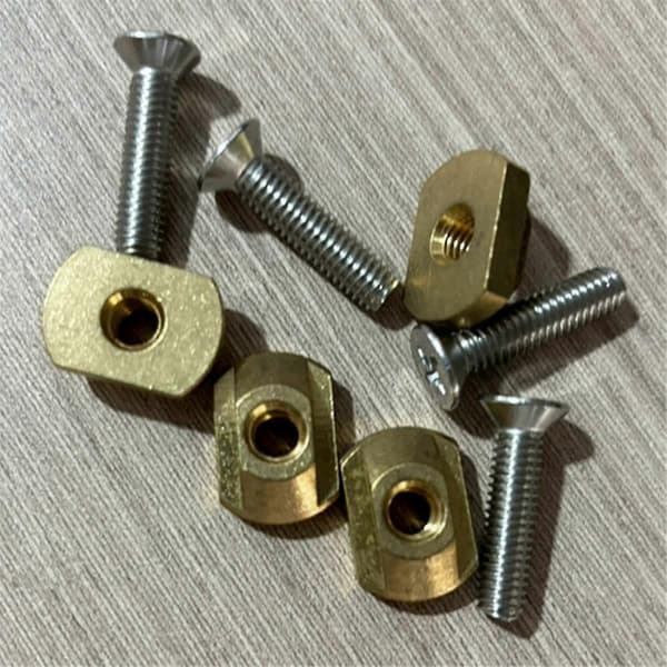 4-pack M8 T-muttrar i mässing för hydrofoil-surfingutrustning, guldfärgad monteringshårdvara Gold