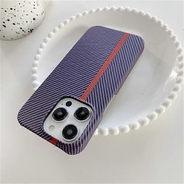 Kompatibel med iPhone 14 Pro Max telefondeksel karbonfibertekstur mikrofiberfôr + PC ufullstendig bakdeksel Purple