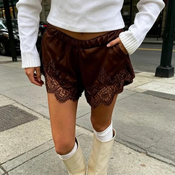 Shorts til kvinder med elastisk talje, brede ben og blondekant, letvægts polyester, sommer, afslappet komfort, silkebløde pyjamasunderdele, sort S Black S