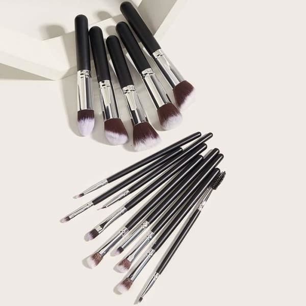 14-dele makeupsæt - 5 store og 9 små makeupbørster - Med opbevaringstaske - Sølv og sort