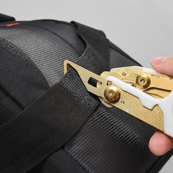 Nödsaxar, Fällbara Trauma Saxar i Rostfritt Stål med Självlysande Funktion för Utomhuscamping och Räddningsverktyg Golden