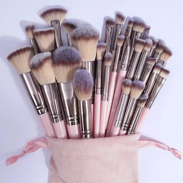 30st Professional Makeup Brush Set Foundation Concealers Ögonskuggor Powder Blush Blending Borstar Skönhetsverktyg med påse Pink Coffee