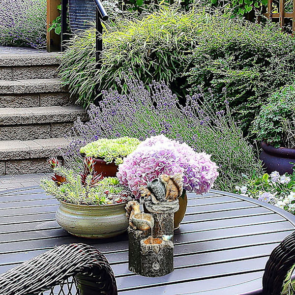 Solcelled Egern Stakket Vandfaldspringvand Med LED-lys Og Pumpe, Harpiks Egern Have Springvand Statue Til Udendørs Terrasse Have YT 3-18