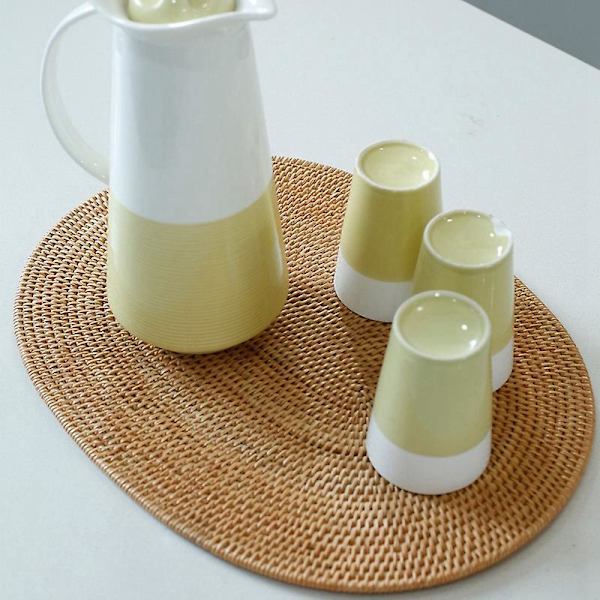 Rattan-punotut pöytäliinat, soikeat ja pyöreät, liukumattomat, lämmönkestävät, luonnonväriset, monikäyttöiset