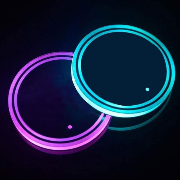 LED-mukitelinevalot, 2 kpl LED-alustaa 7 värillä hohtavalla valolla, USB-latausmukimatto