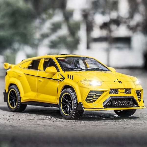 Urus-auto avattavilla ovilla ja musiikkitoiminnolla Green