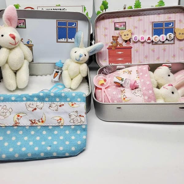 Tasku Tiny Rabbit - Tinapurkkiin pakattu pehmolelu - Pääsiäispupu - Lasten lahja/YY Blue