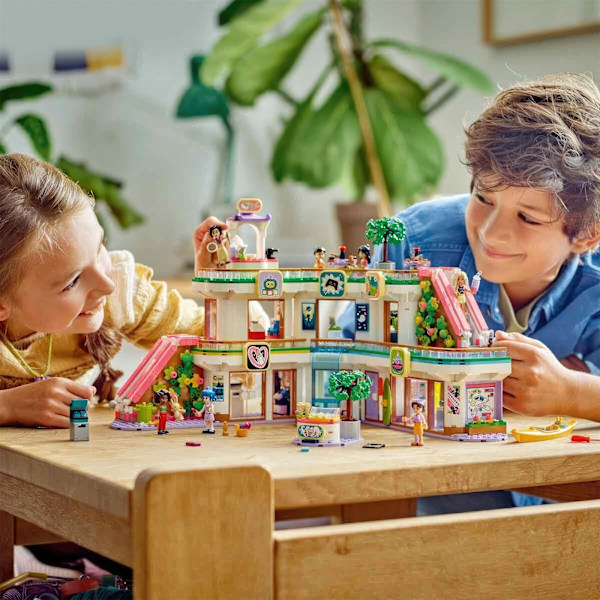 Lego Friends Heartlake City Ostoskeskusseikkailu - Rakenta ja Le