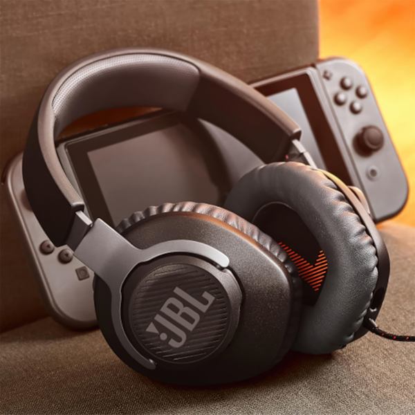 Ohuet JBL Quantum 100 - Huipputasoiset pelikuulokkeet mukavuudel
