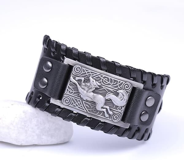 Justerbart sort læderarmbånd med vikingræv og keltisk knudemønster