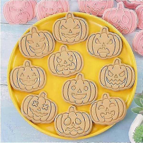 Set med 10 Halloween pumpaformade kakformar för bakning och sockerdekorationer