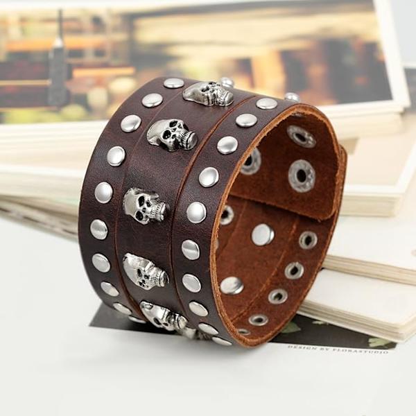Bredd armband dödskalle manschett, herr rock n roll nitarmband, brunt punkarmband, 23 cm justerbar, cool originaldesign