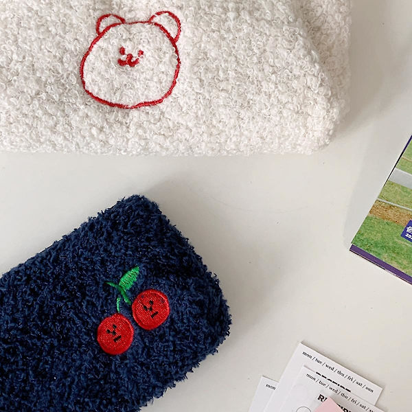 Veeki Cherry plysj stasjonær veske ins vind stor kapasitet oppbevarings kosmetikkveske student bærbar blyantveske