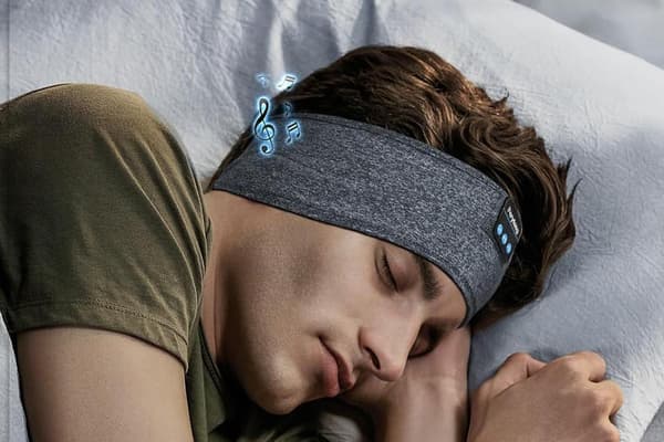 Musiksovmask och öronproppar