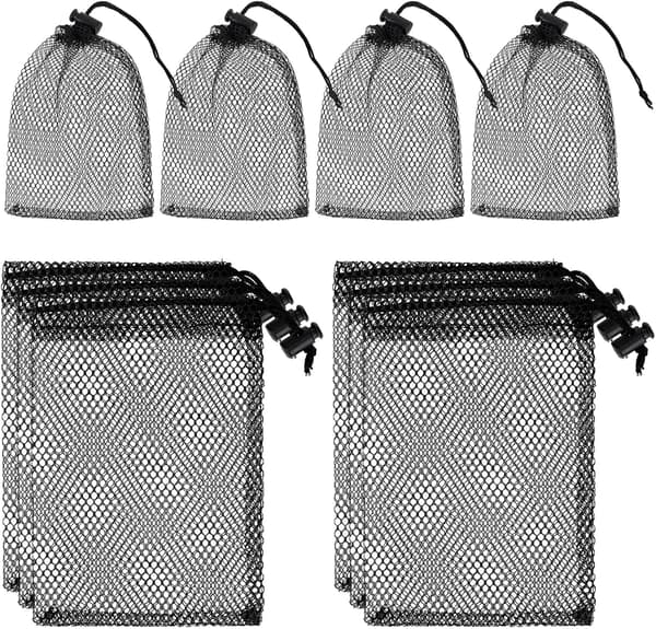 10-pack små nätpåsar med dragsko, svarta.