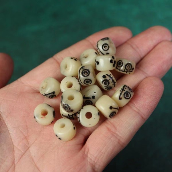 Beef bone skeleton old barrel bucket beadwich played azuzhu Tibbing bracelet bracelet partition beaded necklace matching 320