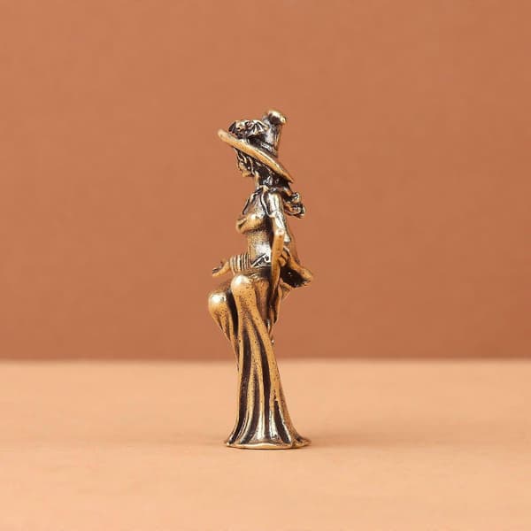 5,3 cm messing heksefigur Kreativ messingpynt til stuen