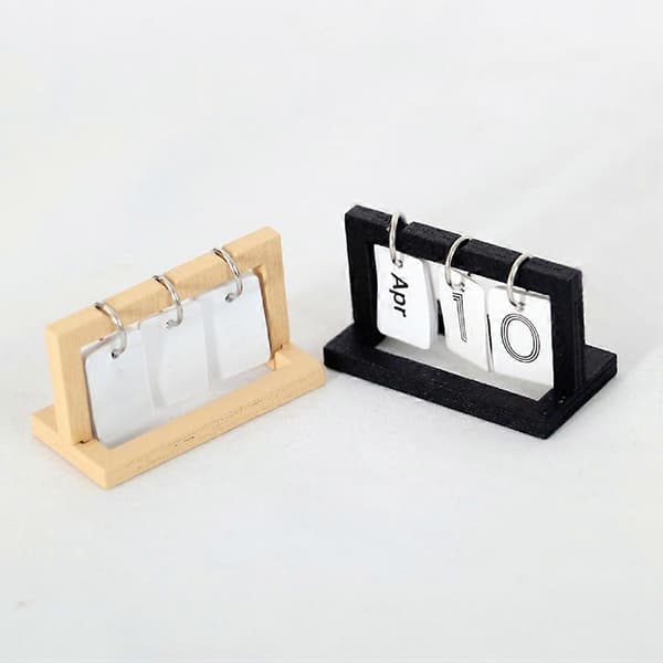Miniatyr bordkalender dukkehus tilbehør til dekor 2 stk trelegering